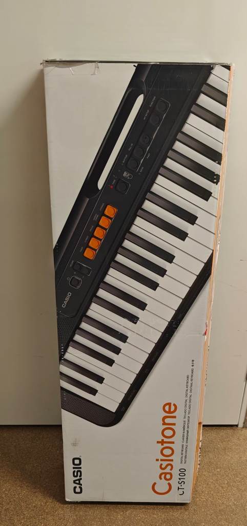 Casio Casiotone CT-S100 Keyboard with Stand – As Good As New