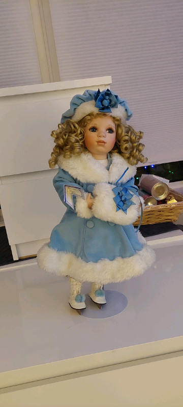 Ashton Drake  Galleries. Alexandra Doll