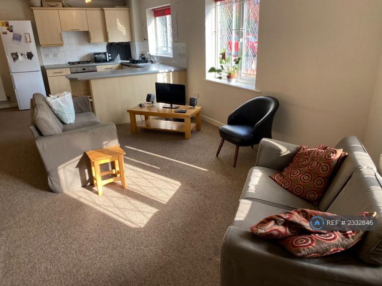 2 bedroom flat in Newbold Walk, Manchester, M15 (2 bed) (#2332846)