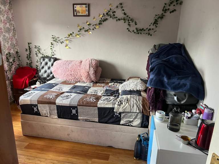 double room for rent