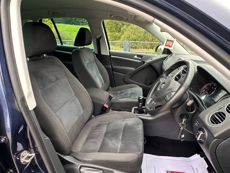 2014 Volkswagen Tiguan 2.0 TDI BlueMotion Tech Match SUV 5dr Diesel Manual 2WD Euro 5 (s/s) (140 ...