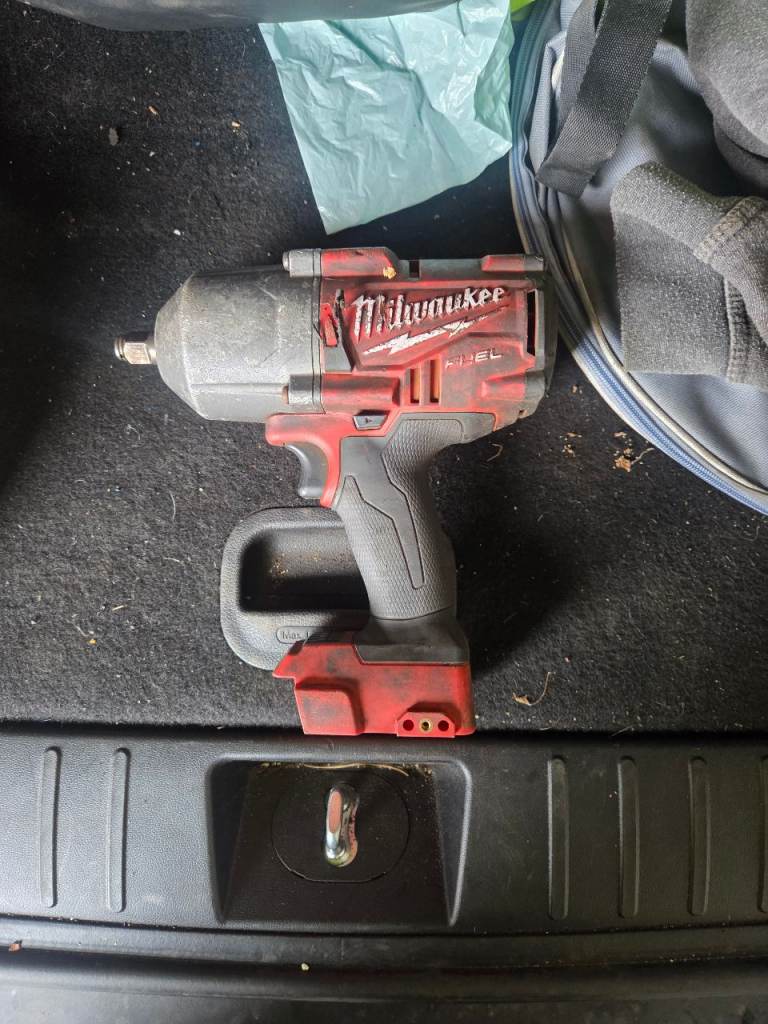 Milwaukee M18 impact gun