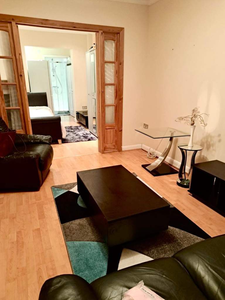 Rent *** Double Room Ensuite With Own Living Room