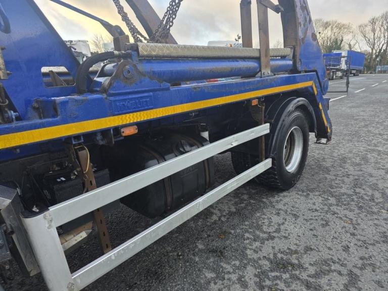 2019 DAF LF 230 18 TON GROSS 4X2 with Hyvalift Skip Gear