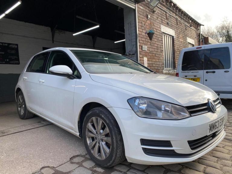 VOLKSWAGEN GOLF 1.6 TDI BlueMotion Tech SE Euro 5 (s/s) 5dr 2013
