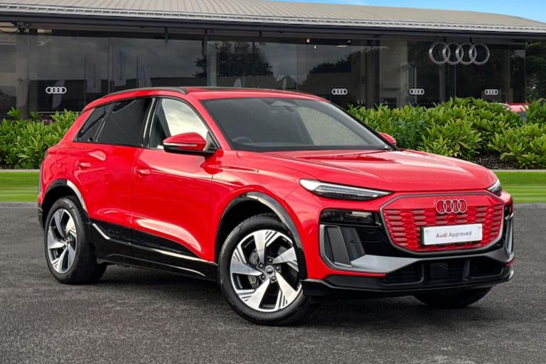 2025 Audi Q6 e-tron Q6 SUV S line e-tron performance  225,00 kW Estate ELECTRIC Automatic