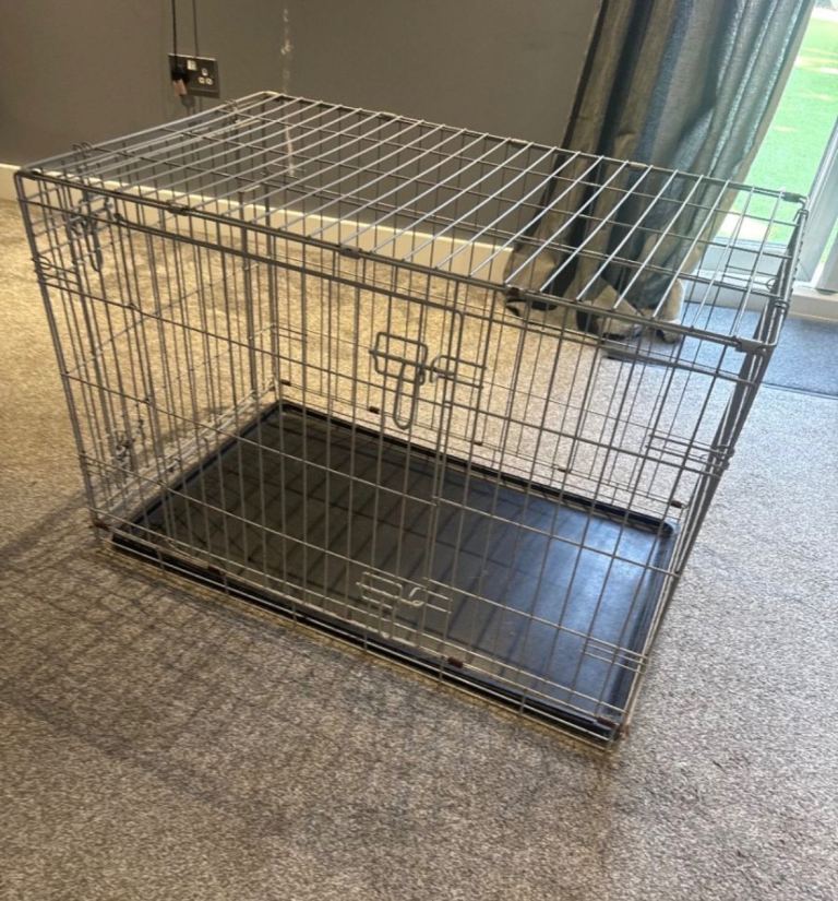 Medium dog crate 