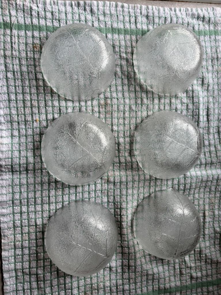 6 glass bowls with floral design 