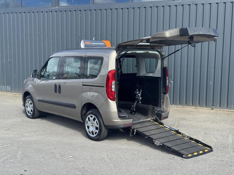 FIAT DOBLO 1.4 16v 95hp Easy 2018