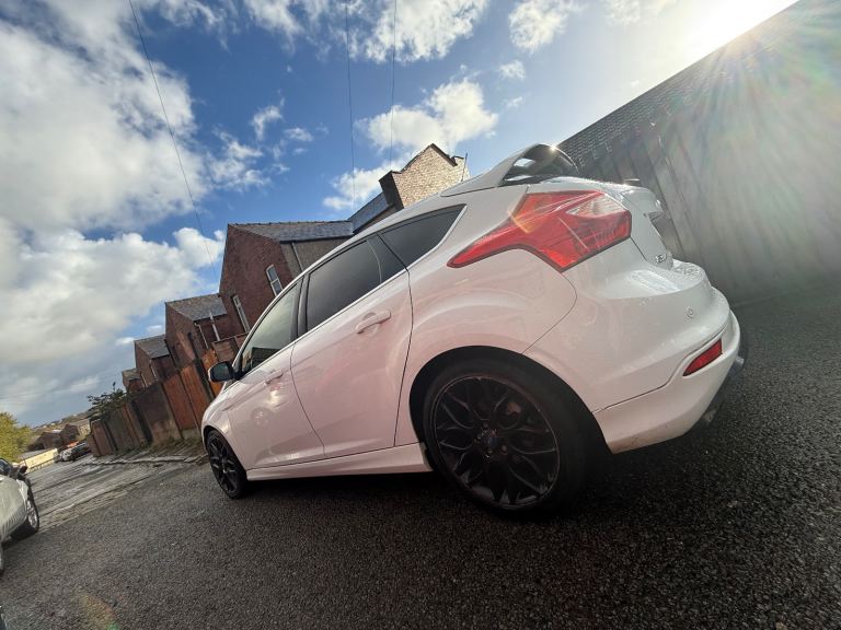 Ford, FOCUS, Hatchback, 2012, Manual, 1560 (cc), 5 doors