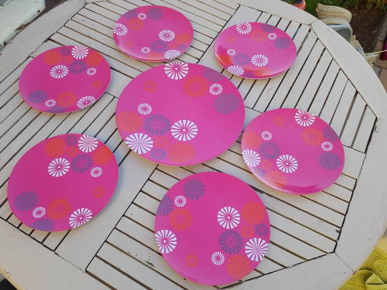 image for NEW / RETRO 6 PLATES + SERVING PLATTER : BBQ, PICNIC, GARDEN