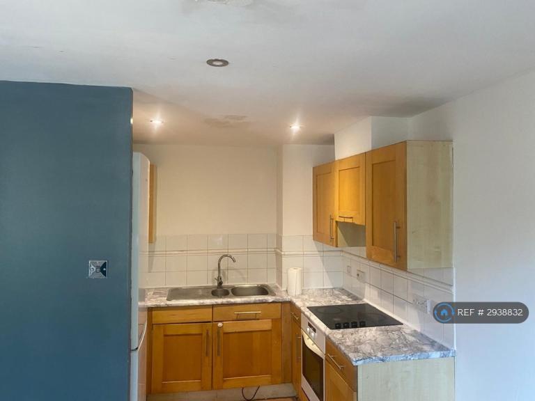 1 bedroom flat in Fishguard Way, London, E16 (1 bed) (#2938832)