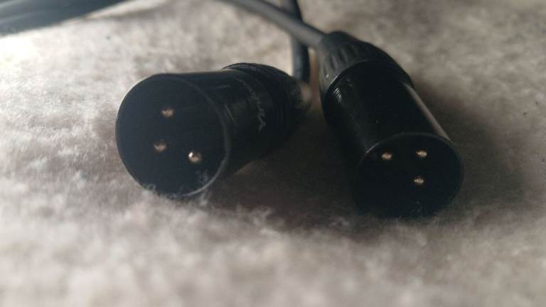 Yinker XLR MALE to MALE cable £13 per box