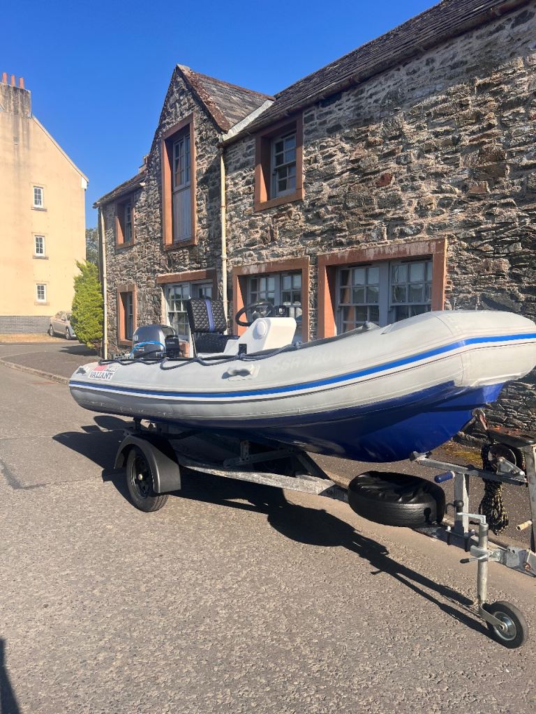 Valiant V-400 4m rib boat Yamaha 25hp four stroke engine 