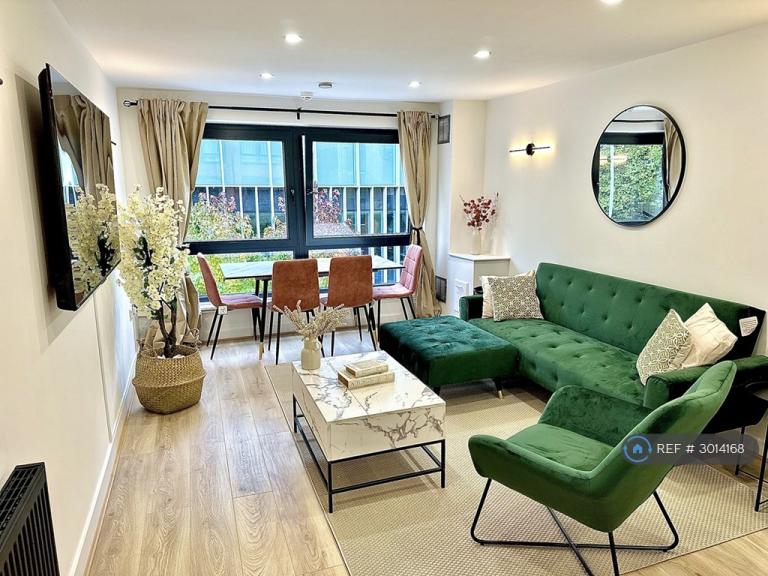 1 bedroom flat in Oxford Road, Manchester, M1 (1 bed) (#3014168)