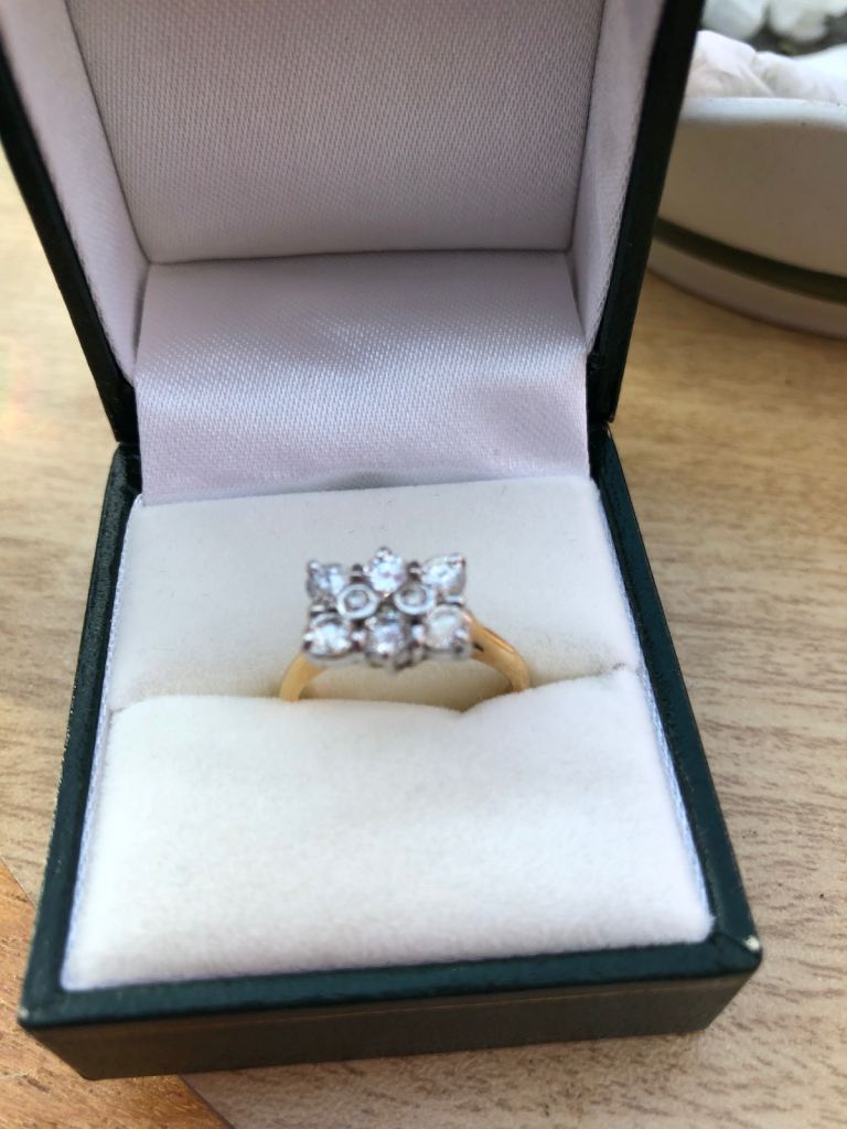 18ct yellow gold diamond cluster ring