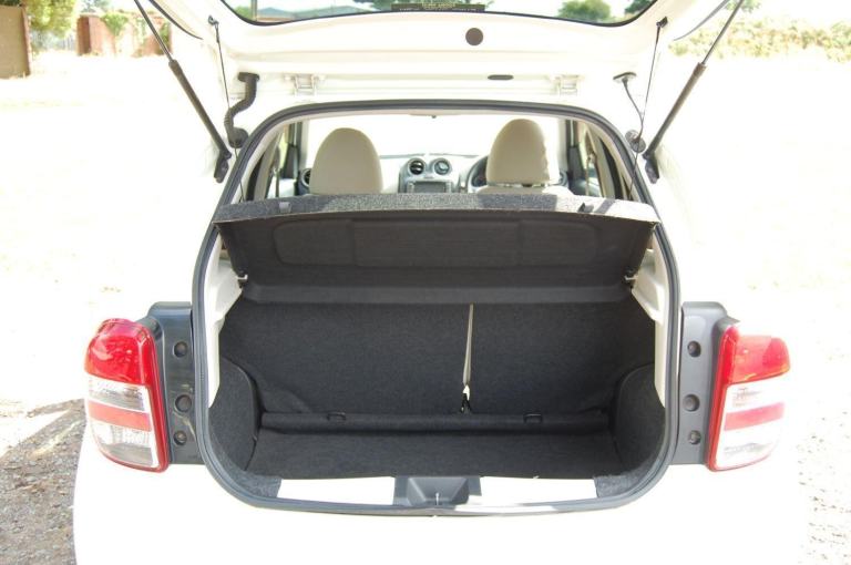 NISSAN MICRA MARCH White Auto Petrol 2010