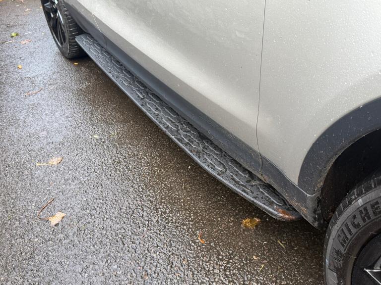 2017 Land Rover Discovery 3.0 TDV6 HSE Automatic 4WD Euro 6 5dr SUV Diesel Automatic