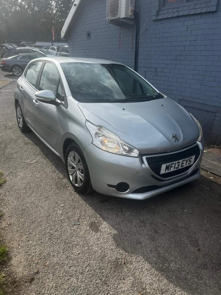 Peugeot, 208, Hatchback, 2013, Manual, 1199 (cc), 5 doors