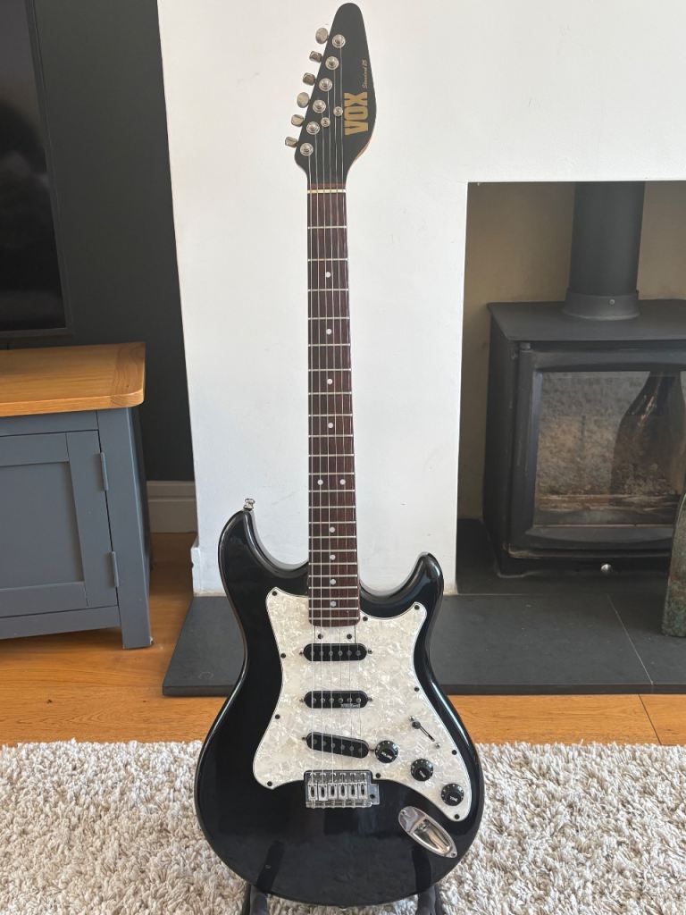VOX Standard 25 Electric Guitar – Black, Good Condition