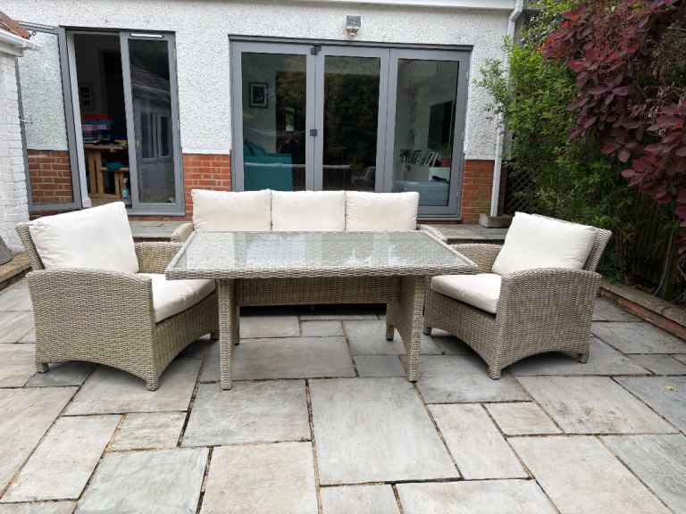 Bramblecrest Outdoor Dining Set