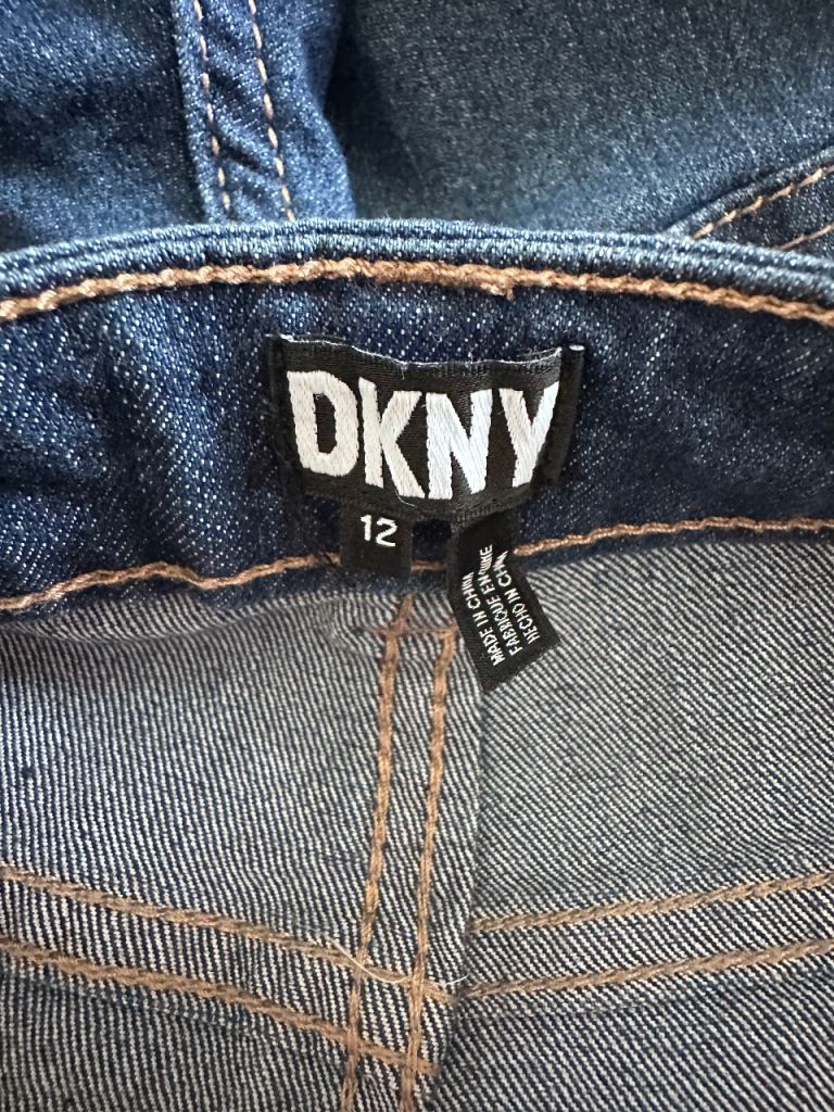 DKNY Women's Blue Denim Cargo Jeans - Size 12, Good Condition
