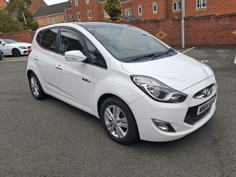 Hyundai iX20 Style Blue Drive 1.6 CRDi Mileage: 67,928. Bluetooth, Parking Sensors Panoramic Sunroof