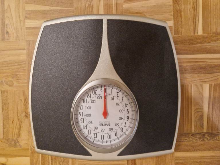 Weighing scales