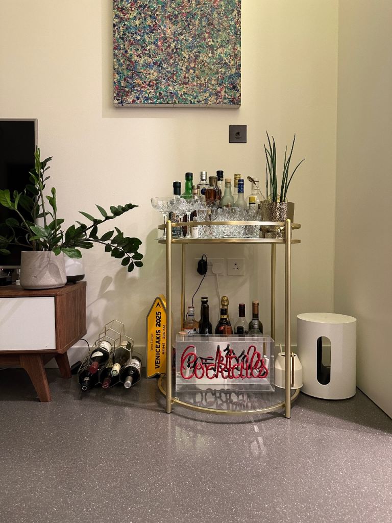 Glass Bar