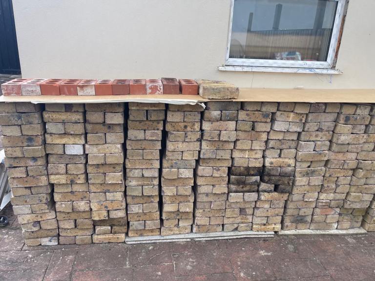 Bricks London Stock (700)