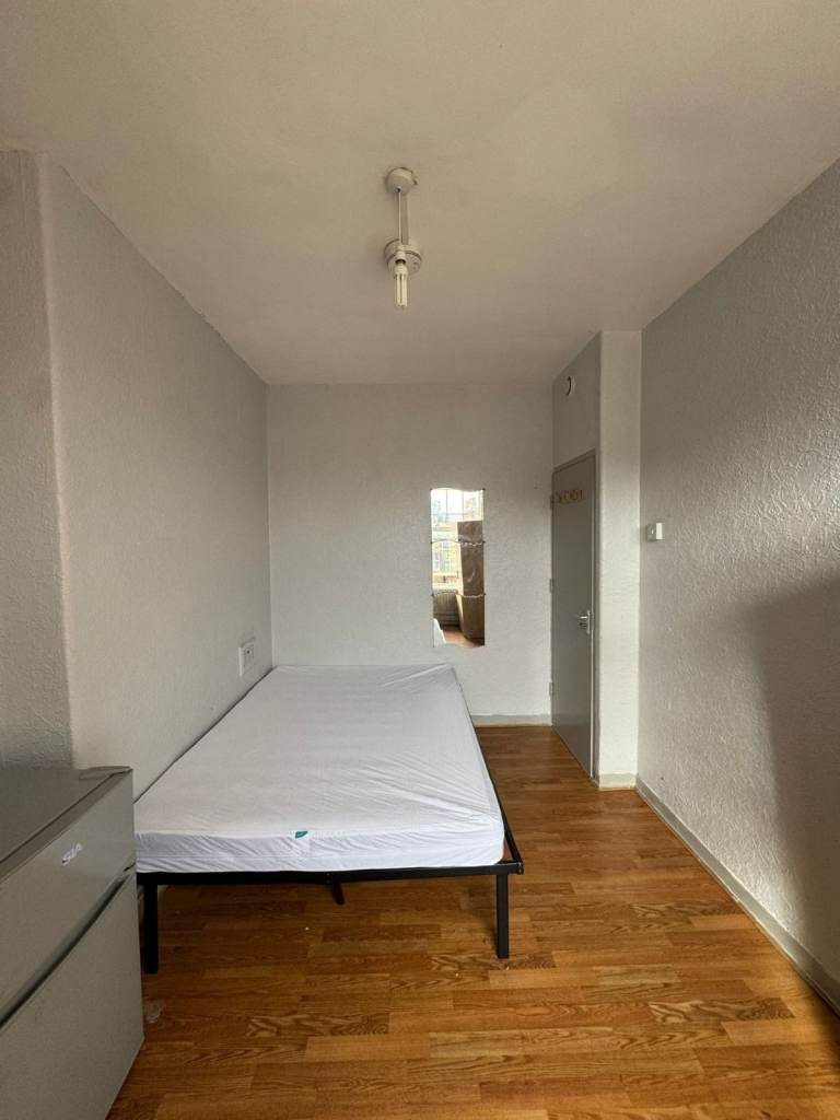 COMFORTABLE DOUBLE ROOM AVAILABLE IN ILFORD ⭐