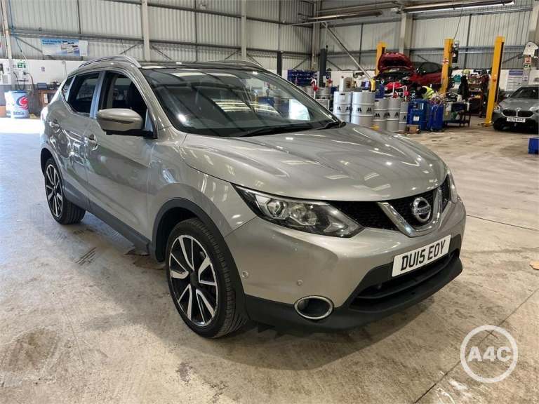 2015 Nissan Qashqai 1.5 dCi Tekna 5dr HATCHBACK DIESEL Manual