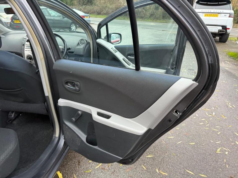 2010 Toyota Yaris 1.33 VVT-i TR 5dr [6] HATCHBACK PETROL Manual