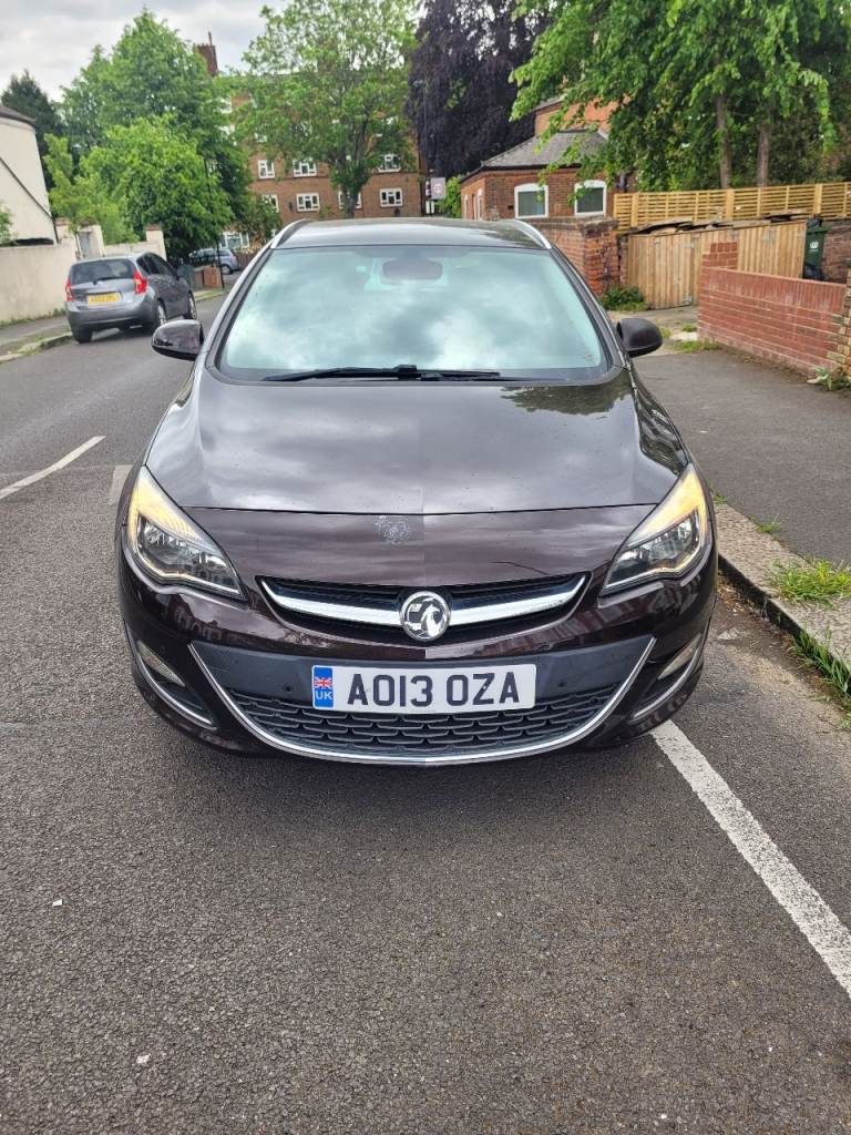 Vauxhall, ASTRA, Estate, 2013, Manual, 1956 (cc), 5 doors