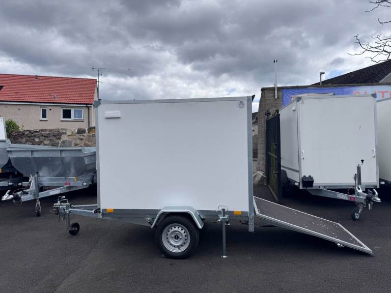 BRAND NEW 6FT X 4FT X 5FT SINGLE AXLE BOX TRAILER WITH RAMP DOOR 750KG