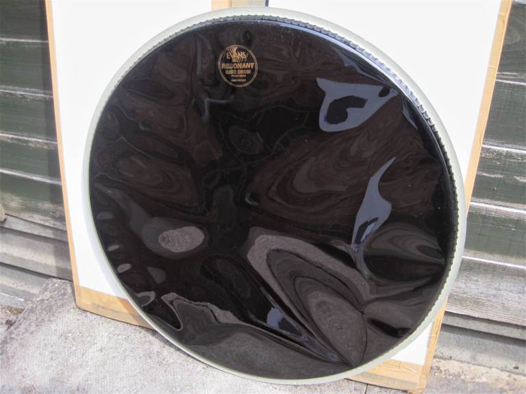  1 x 20 EVANS CLASSIC BASS DRUM HEAD GLOSS BLACK £20 !Never Used! VGC
