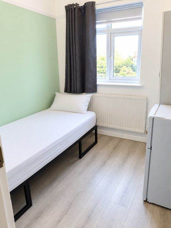 🏠 COMFORTABLE SINGLE ROOM | IN TOTTENHAM (N17 8BT) | Zero Deposit — AVAILABLE NOW 🌟