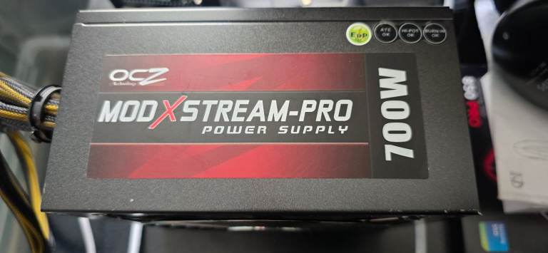 OCZ Mod X Stream Pro 700 Watt PSU