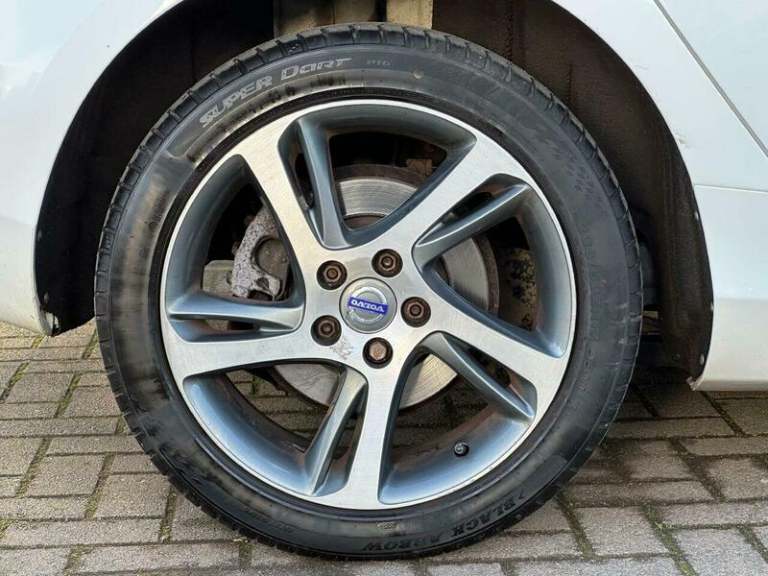 2015 Volvo V40 1.6 D2 SE Lux Euro 5 (s/s) 5dr HATCHBACK Diesel Manual