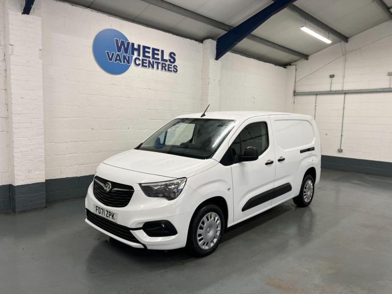 2022 Vauxhall Combo Combo 1.5 Turbo D 2300 Sportive L2 H1 Euro 6 4dr Panel Van Diesel Manual