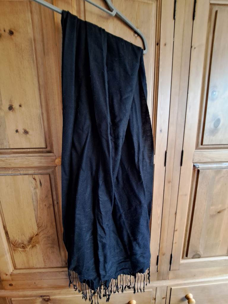 Pashmina. Cashmere. Black. Large.