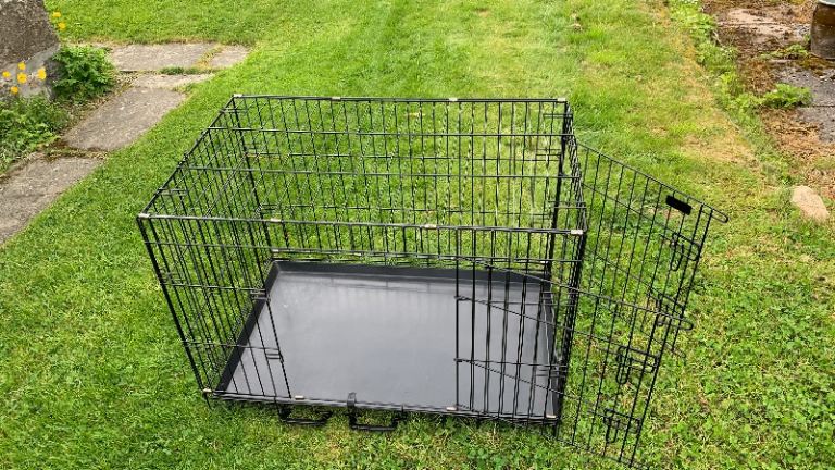 Folding dog cage
