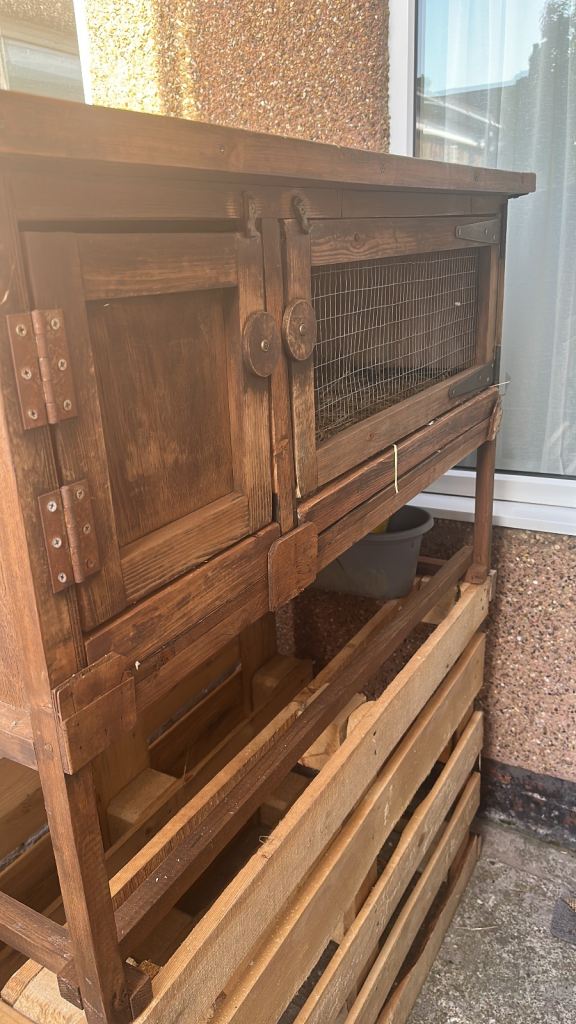 Rabbit hutch