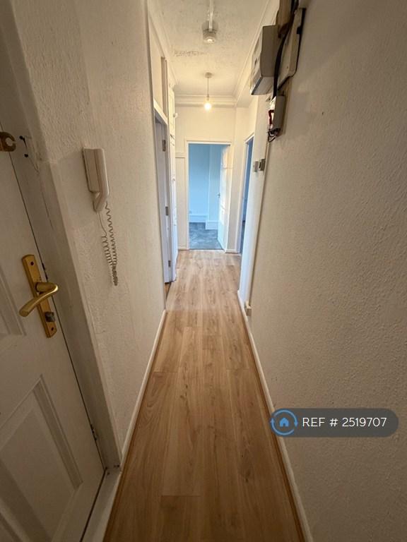 2 bedroom flat in Boundfield Road, London, SE6 (2 bed) (#2519707)