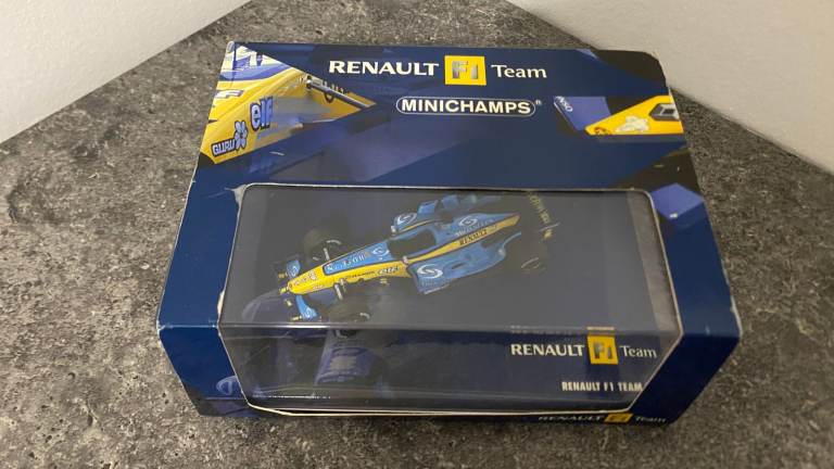Renault F1 Team R24 model collectable