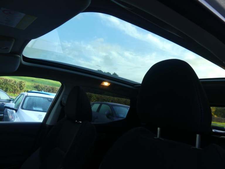 2018 Nissan Qashqai DIESEL 1.5 dCi N-Connecta SUV 5dr Diesel Manual Euro 6 (s/s) (110 ps) Manua S...