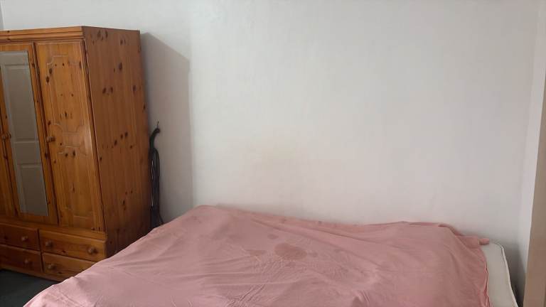 Spacious & Cosy En-suite Room for Rent – WD24 5AW