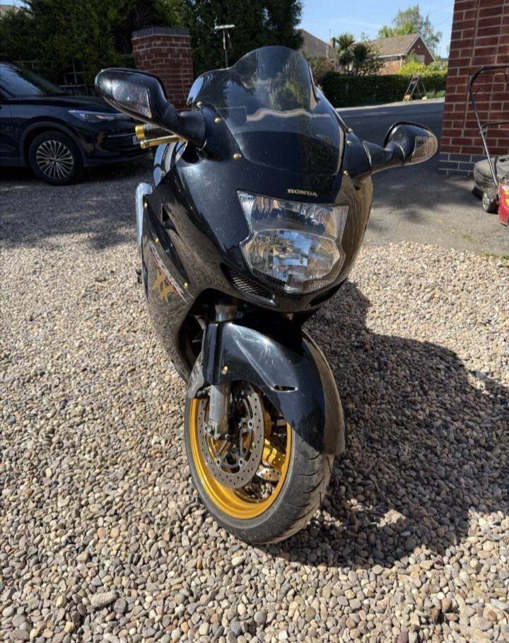 1997 Honda super blackbird cbr 1100 xx