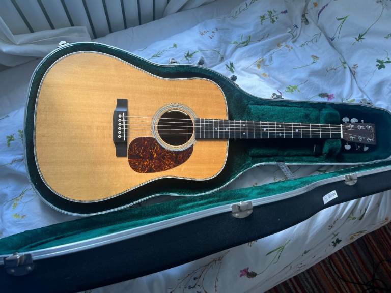 Martin HD-28 (2013) with LR Baggs Anthem Pickup and Hard Case