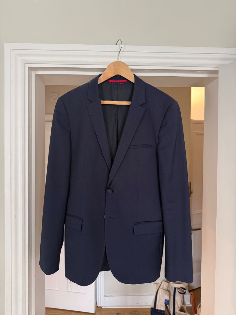 Hugo Smart Navy Blue Men's Suit Jacket – Good Condition